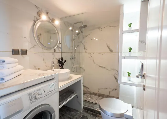 F & B Collection - Seaview 2 Bedroom Flat *